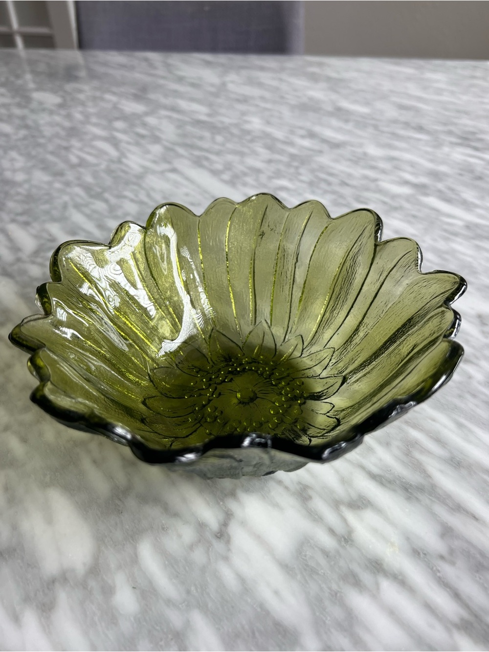 Vintage Indiana Green Glass Sun Flower Bowl